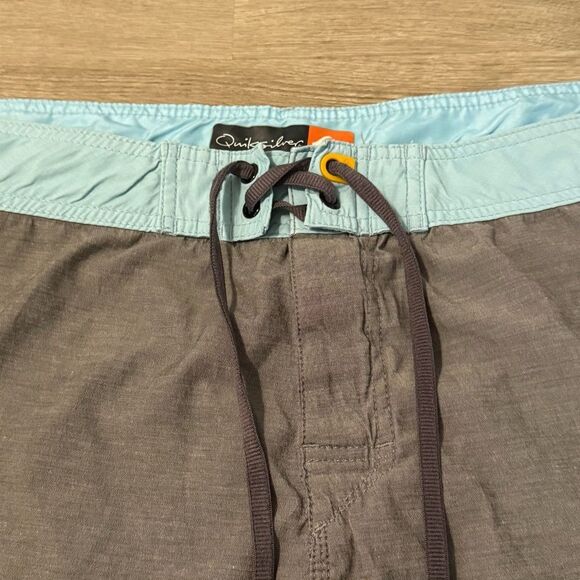 Men's Quiksilver Gray Swimsuit Board Shorts with Blue Accents - Picture 4 of 7